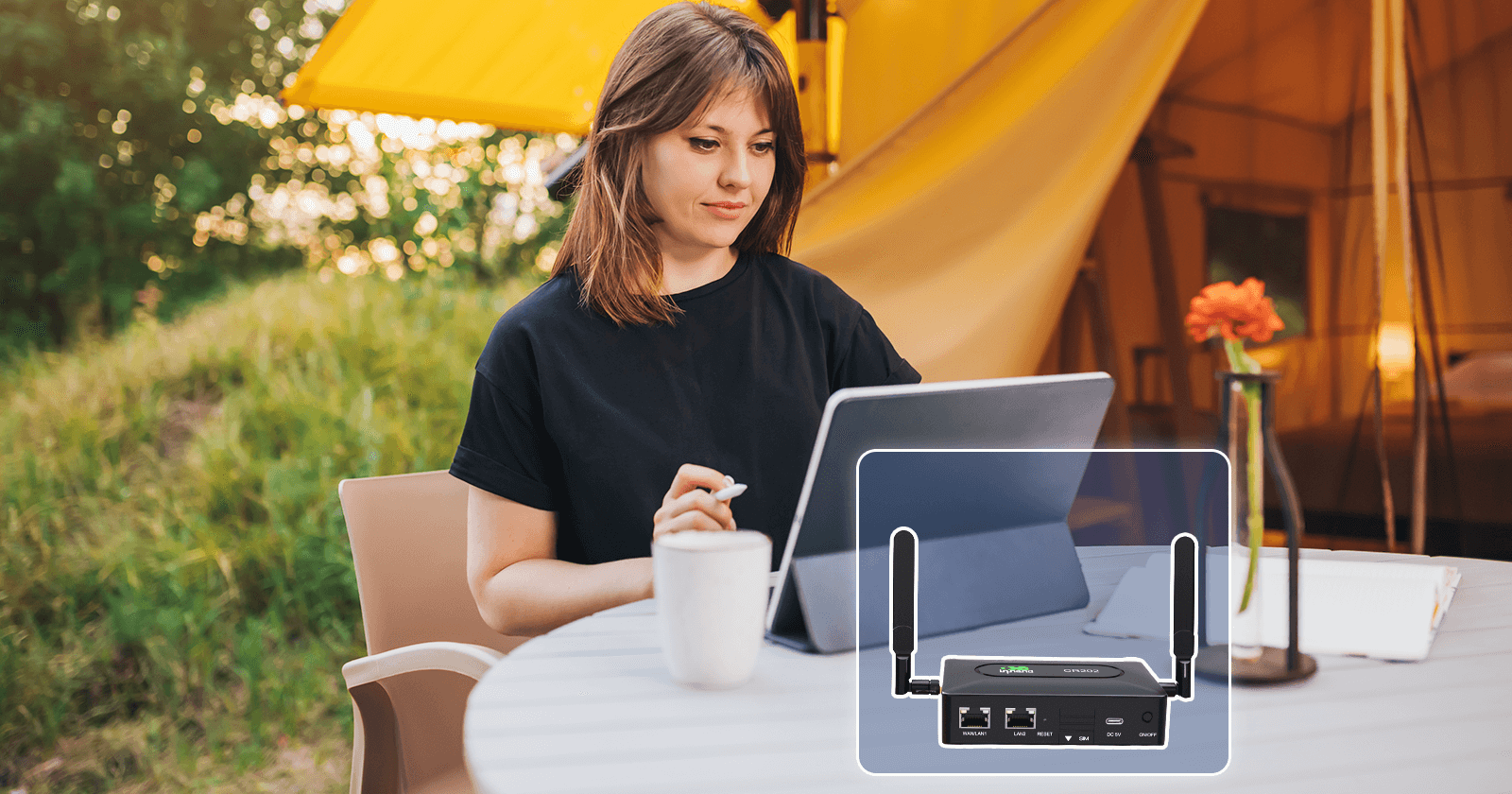 Stay connected anywhere with CR202 portable 4G router