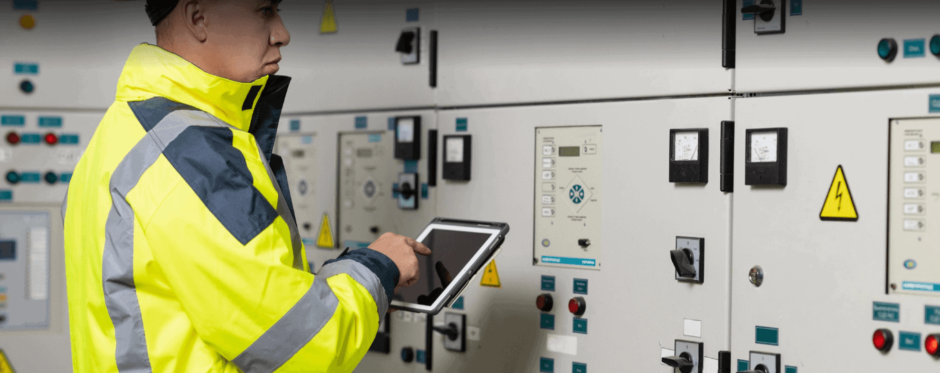 Diagrama de un sistema de monitorización de distribución de energía de baja tensión habilitado para IoT.