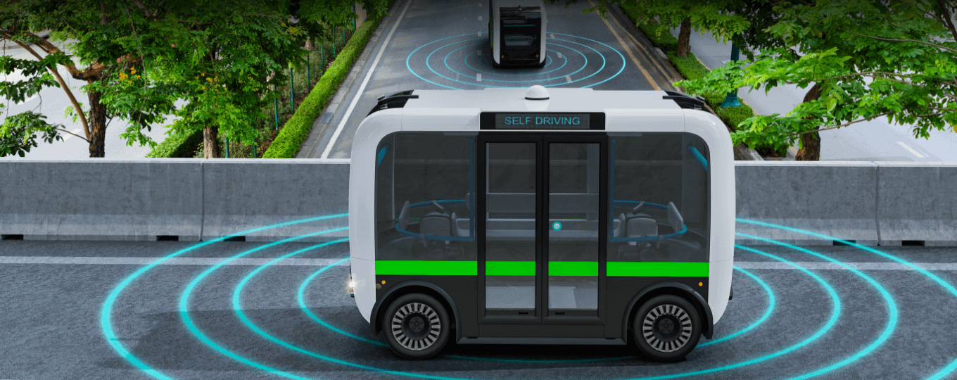 道路の安全性と管理を向上させるため、5G接続を介して通信する自動運転車