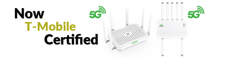 T-Mobileのブランドロゴが入った、認証済みのFWA02ルーターとODU2002屋外ユニットが展示されています。