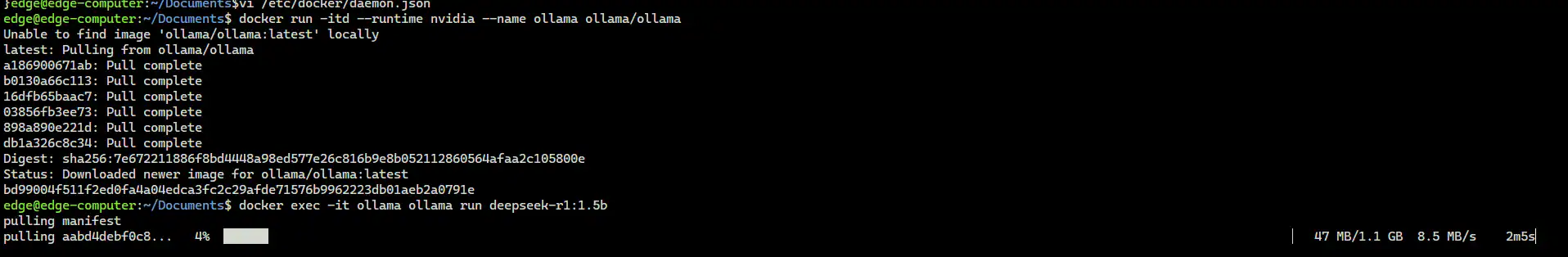 Descarga y ejecuta el modelo destilado de DeepSeek R1 con Ollama.