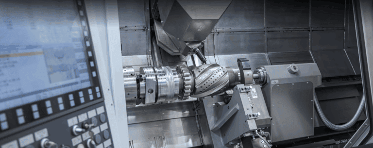 IG502 IoT gateway monitoring injection molding machines via data transmission and edge computing