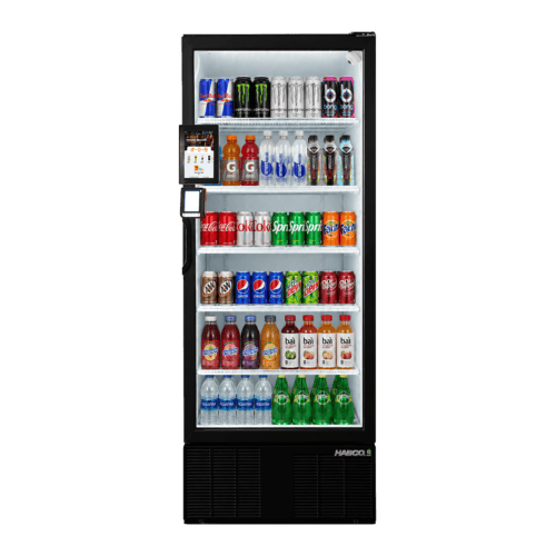FV680 AI Vending cooler product Vista frontal del refrigerador AI Vending FV680 que muestra la pantalla táctil y los estantes de exhibición de productos.